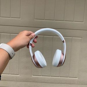 Beats Solo 3 Wireless Headphones Pink